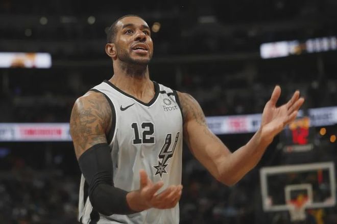 王楚钦通过 王楚钦通过