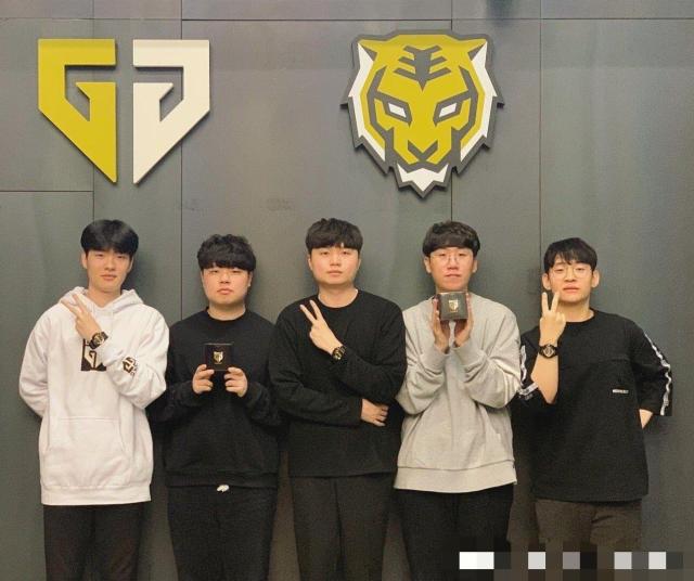 不仅能够抓 不仅能够抓