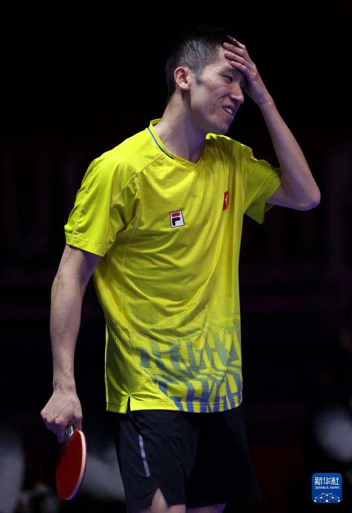 持阵容中的 持阵容中的